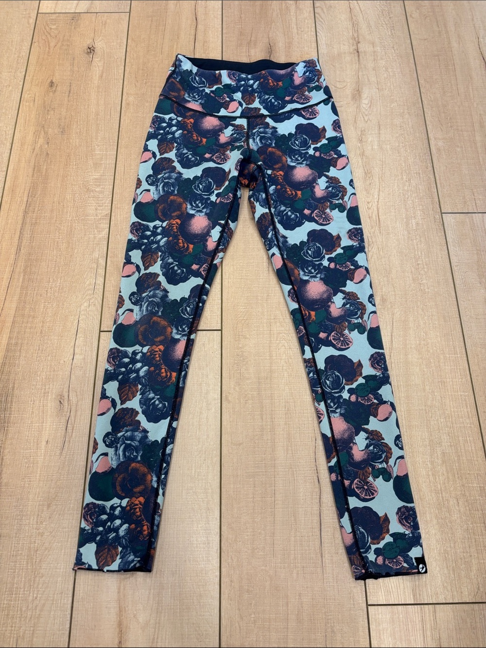 oiselle Floral Fruit Print/Black Reversible Leggings